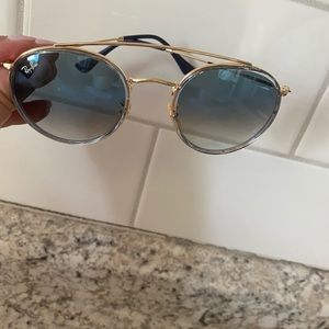 Women’s Raybans